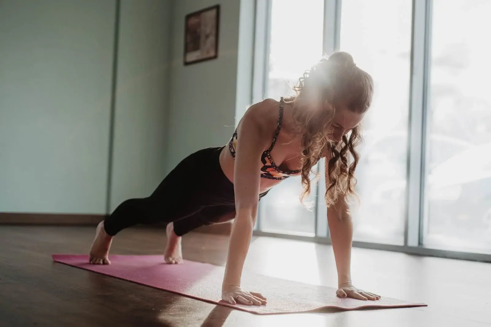 Plank, beneficii exerciții laterale inverse