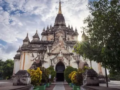 Dacă sunteți în căutarea unei destinații exotice și pline de cultură, Bagan, Myanmar, poate fi opțiunea perfectă pentru următoarea dvs. vacanță.