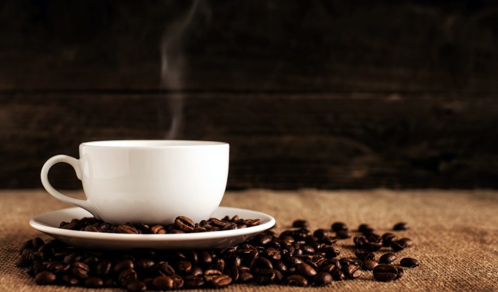 Adăugarea cafelei la rutina de dimineață vă poate ajuta să economisiți calorii.