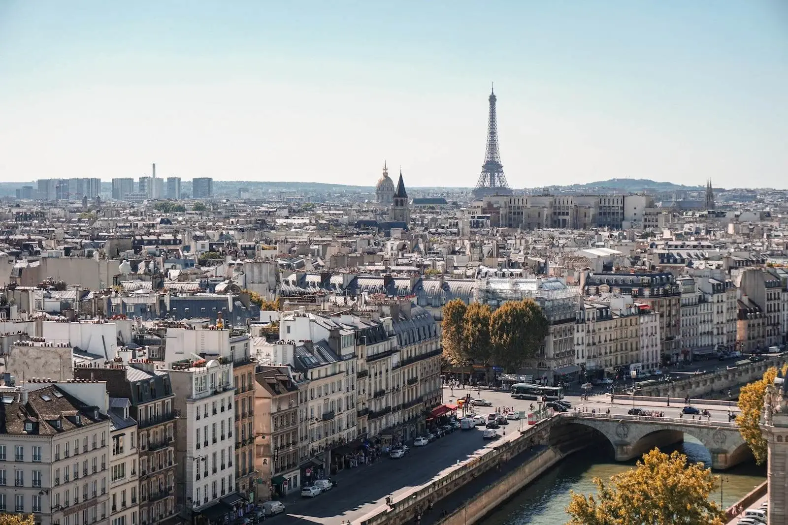 10 motive pentru care să îți faci un city break în Paris