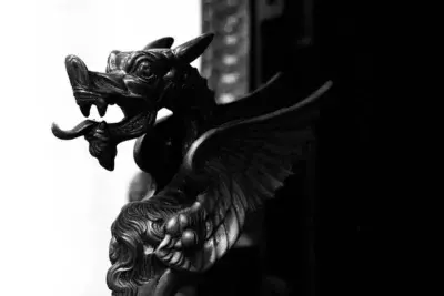Ce Este un Skinwalker? O Explorare Profesională a acestui Fenomen Înfricoșător