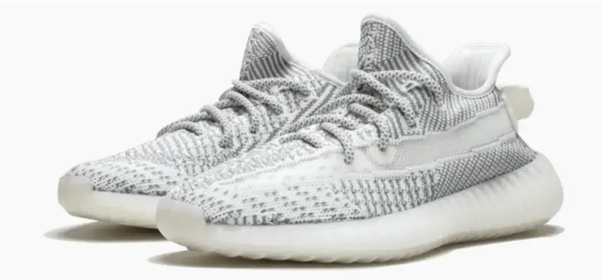 6 idei de outfituri cu Yeezy 350 pentru primăvară-toamnă